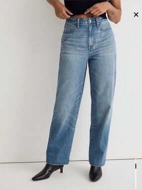 Curvy Baggy Straight Jeans in Letica Wash.